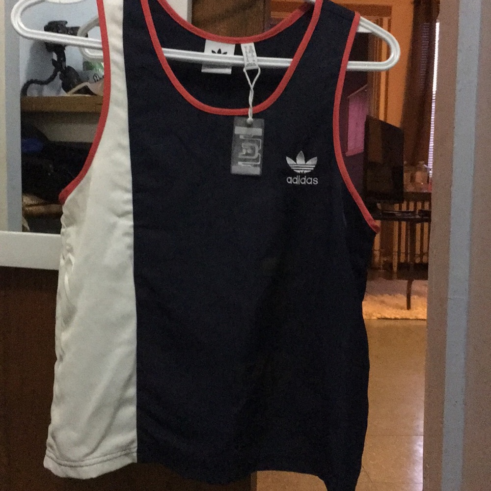 Adidas top